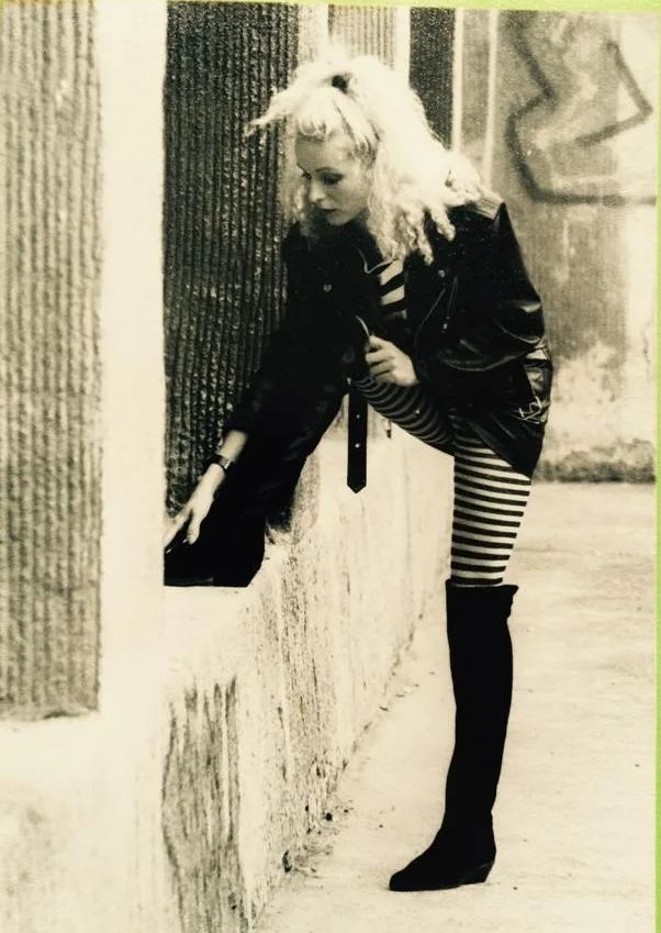 MODEL — street-style fashion photo